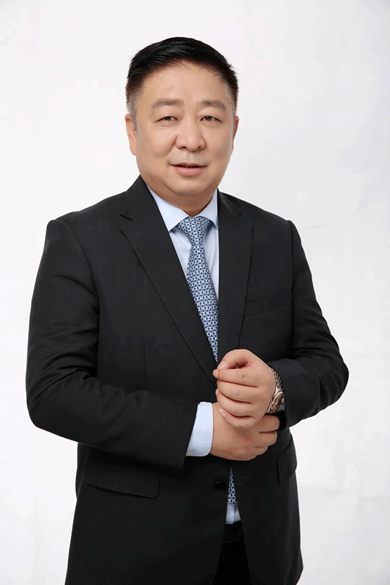 中国尊龙集团技术总裁彭绍东.gif